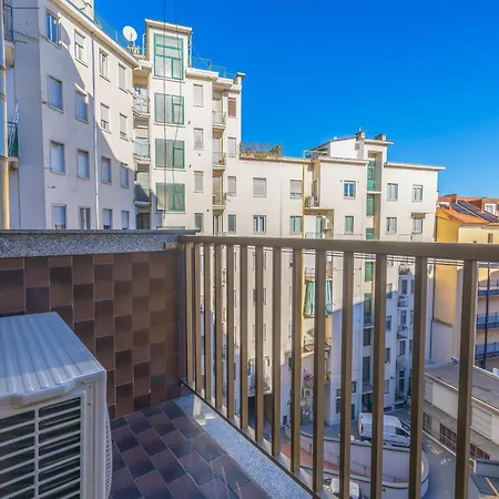 Daire Welchome, Milano
